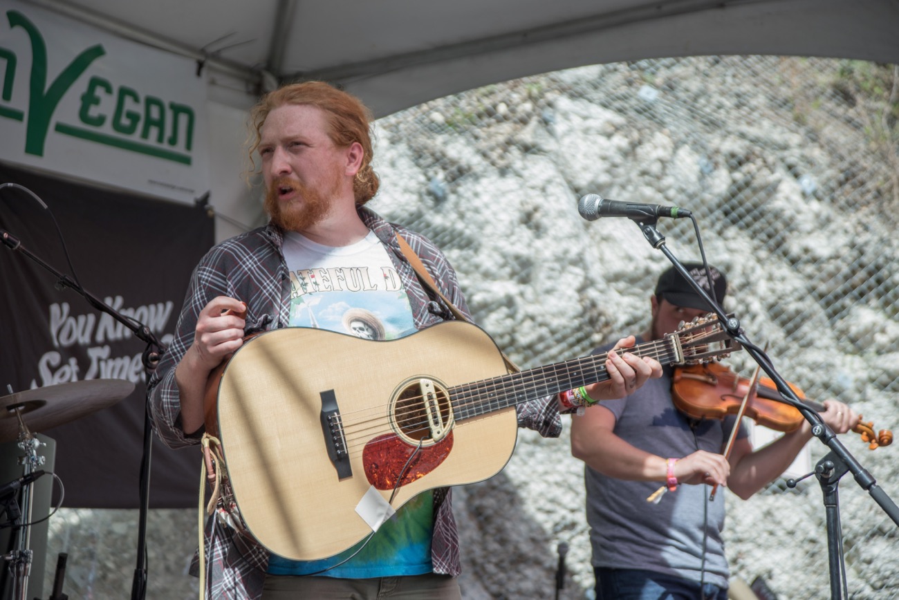 Tyler Childers Enchants Through The Texas Heat At SXSW – Blurred Culture