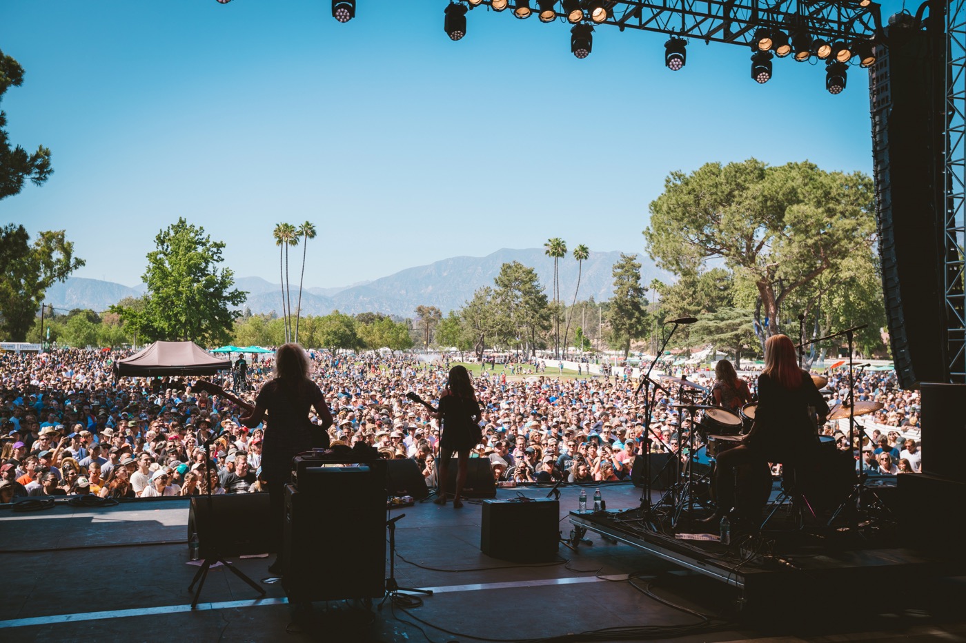 With Original Line-Up, The Bangles Play Cuts Off Original Self-Titled ...