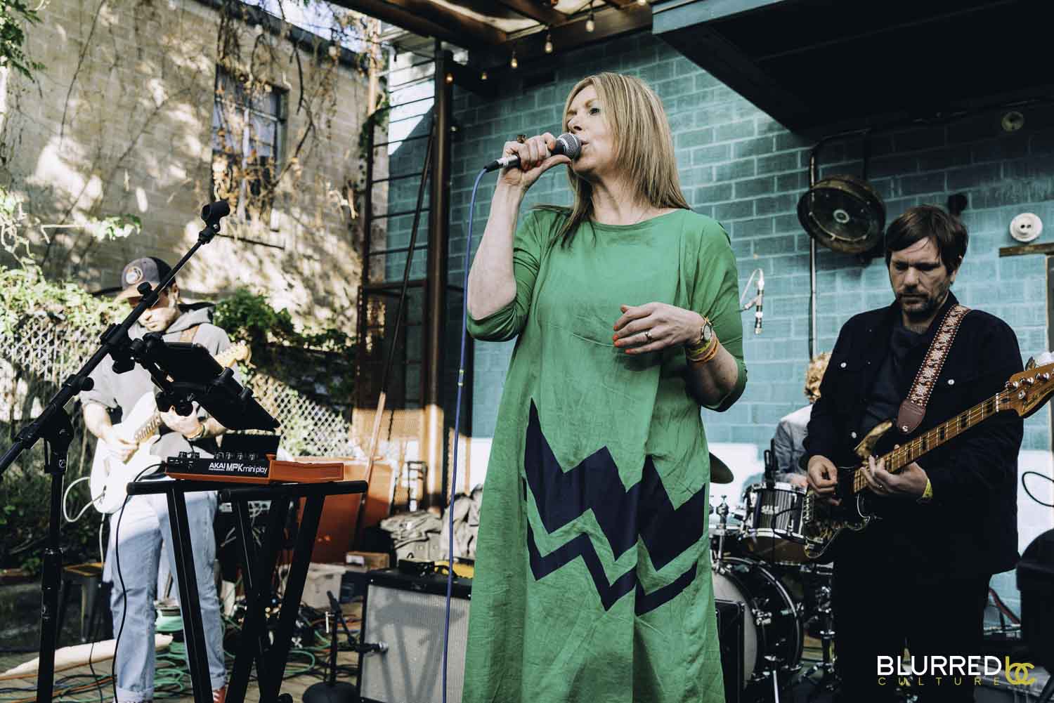 Discover the Unique Sound of Jane Weaver A Blend of Psychedelic Rock