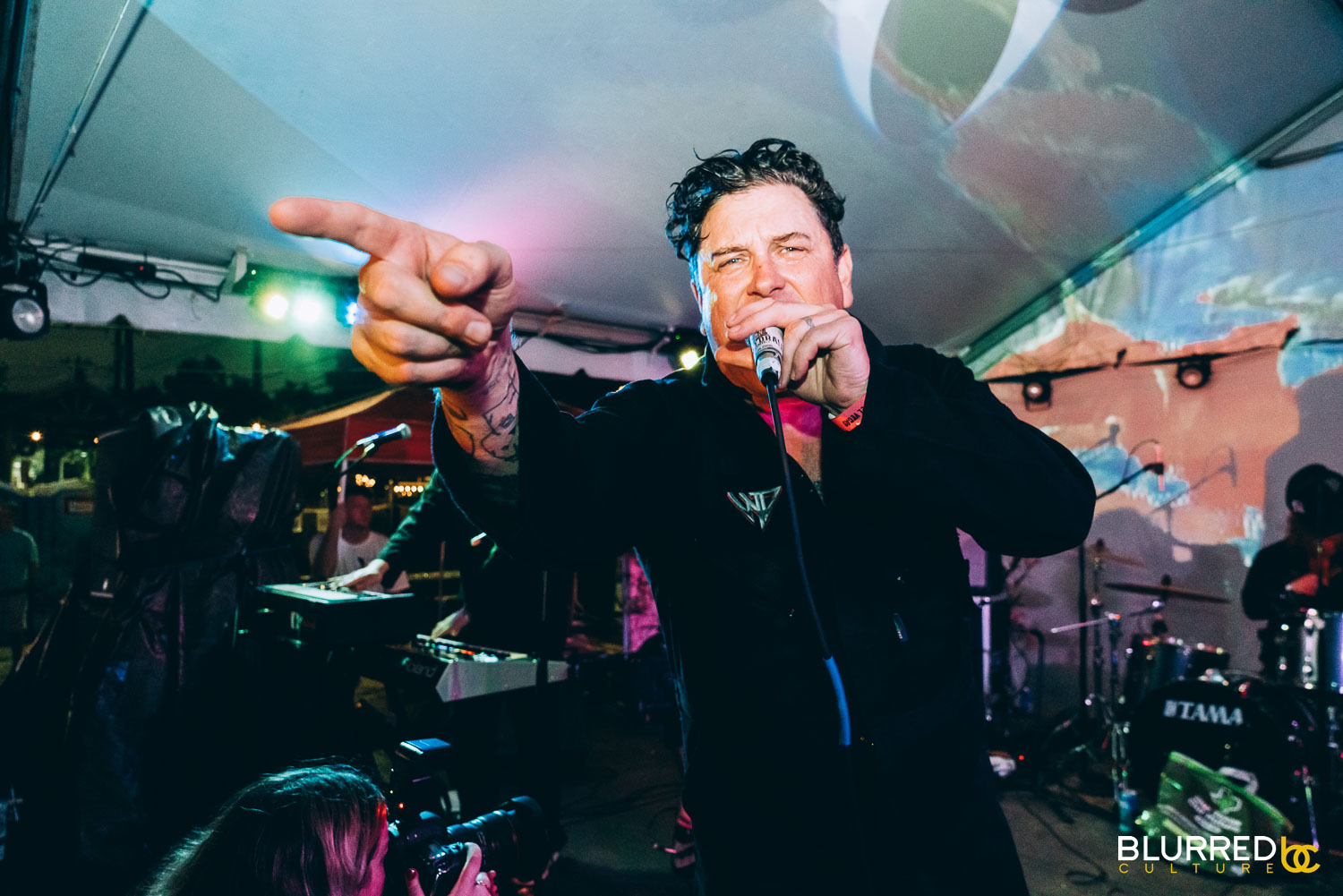 Clams Baker Junior Leads Warmduscher in a Mesmerizing Levitation