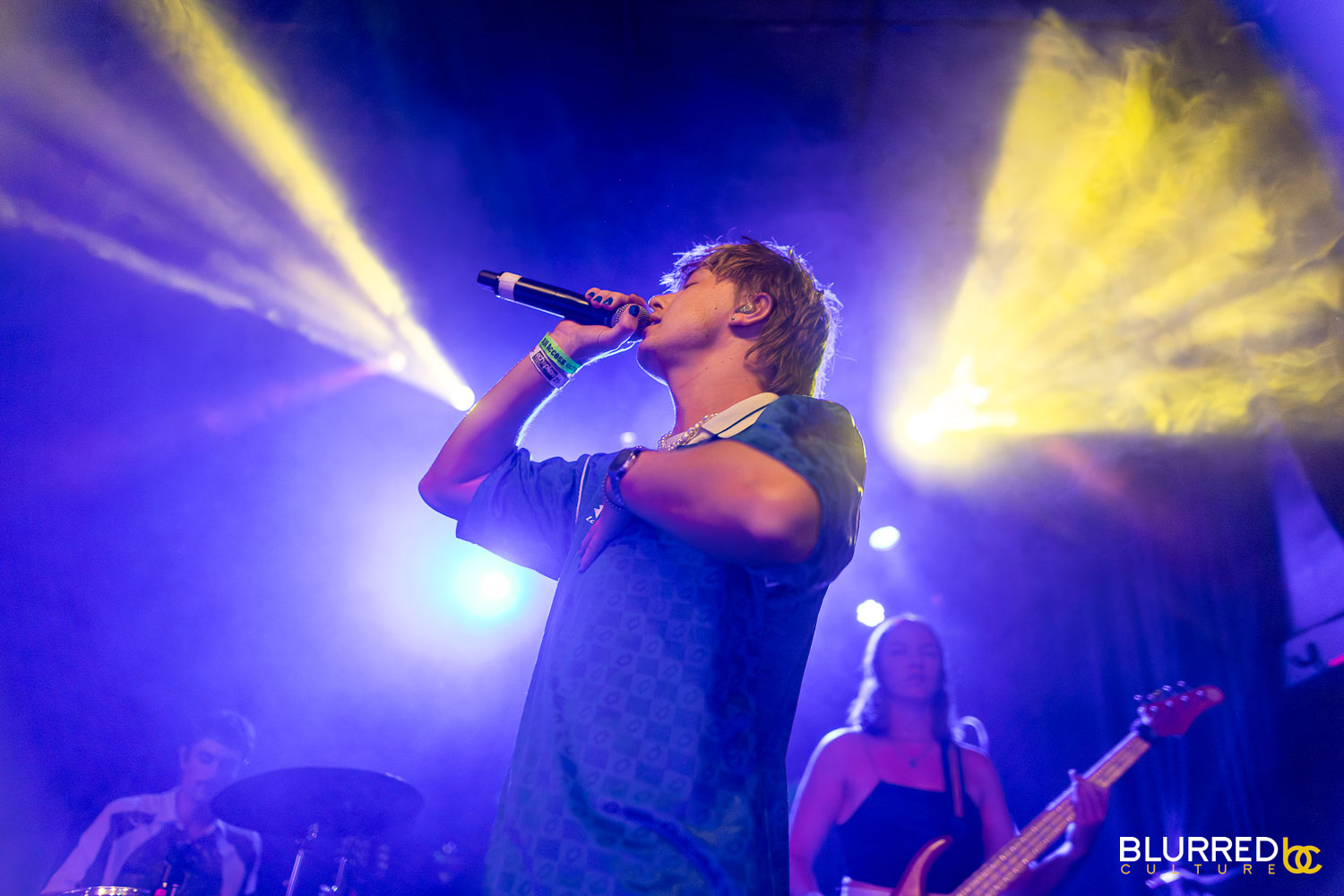 Max Leone Shines as Opening Act for Towa Bird with Indie-Pop Vibes ...